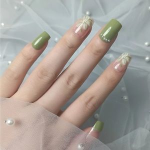 Fake nails